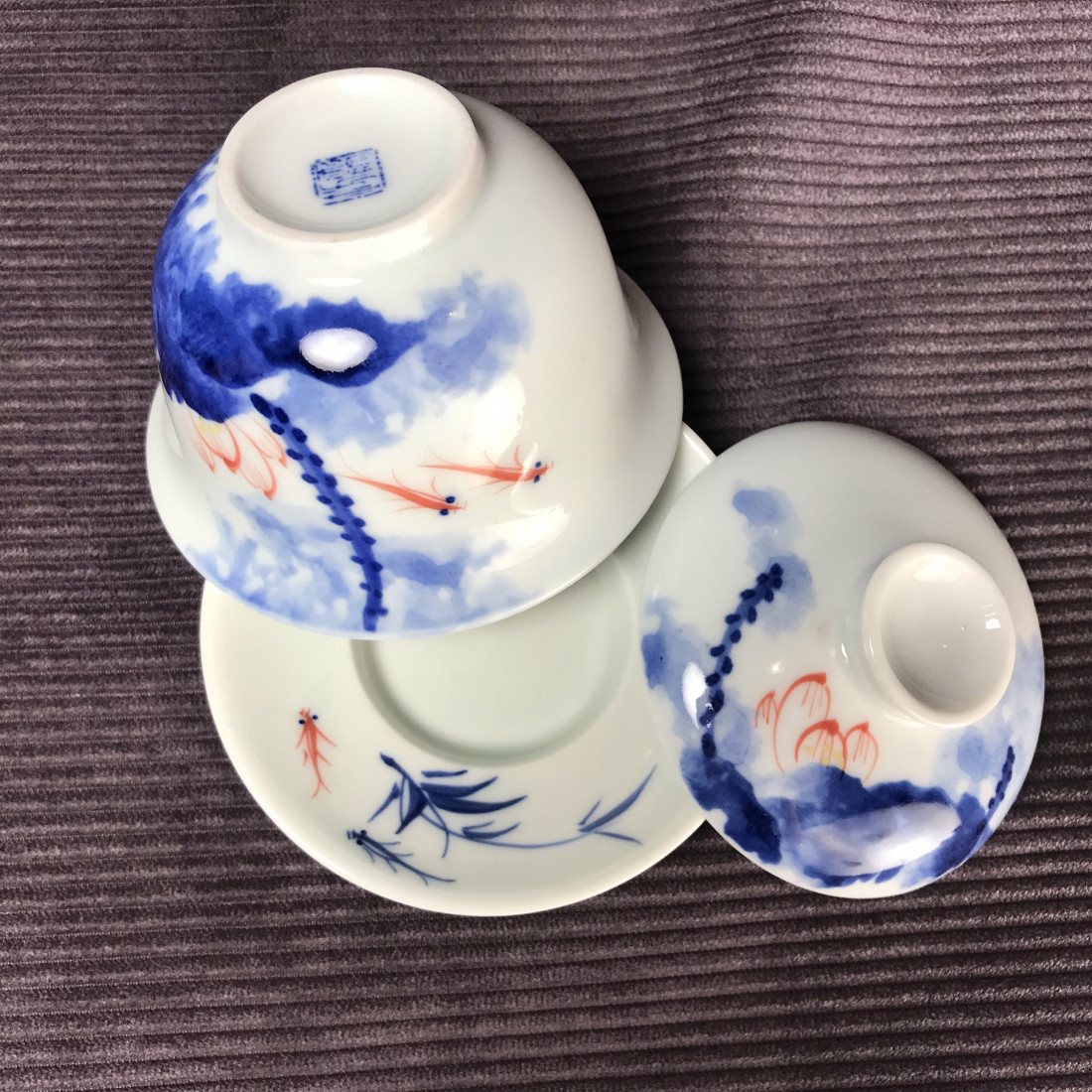 Класична гайвань «Лотоси та рибки» Класична гайвань «Лотоси та рибки»