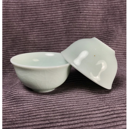 Маленька чаша із селадону сірого кольору