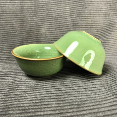 Маленька чаша із селадону болотно-зеленого кольору 2