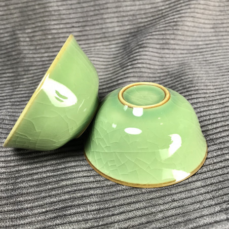 Маленька чаша із селадону болотно-зеленого кольору