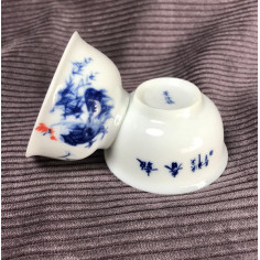 Маленька чаша з півнем