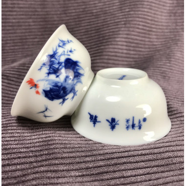 Середня чаша з півнем