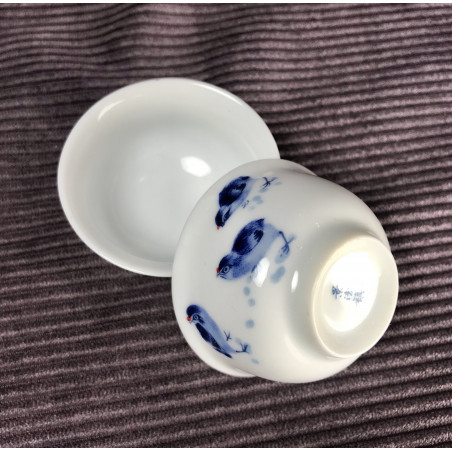 Маленька чаша з курчатами