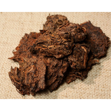 Старий чай голови з 400-річних дерев Старий чай голови з 400-річних дерев