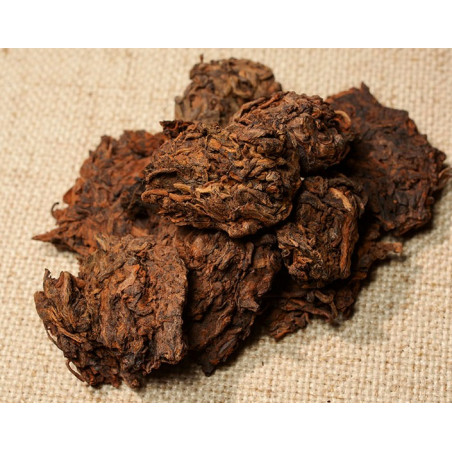 Старий чай голови з 400-річних дерев Старий чай голови з 400-річних дерев