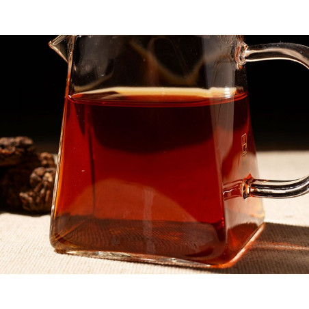 Старий чай голови з 400-річних дерев