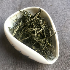 Соснові голки з Гуансі