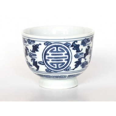 Чаша з цзиндечженьского порцеляни на ніжці «Символ довголіття» (однокольоровий розпис)