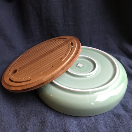 Маленька кругла чабань із світло-зеленою селадоновою керамічною основою Маленька кругла чабань із світло-зеленою селадоновою керамічною основою