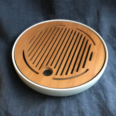 Маленька кругла чабань із блакитною селадоновою керамічною основою. 2