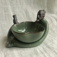 Лу Юй із селадоновим ситечком кольору зеленої сливи