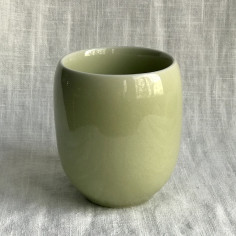 Склянка з діаго кольору жовтого рису