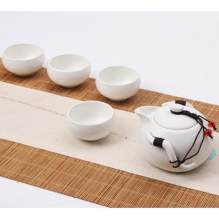Білий чайник-гайвань та 4 чаші в подарунковій коробці
