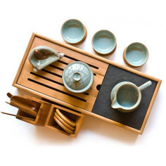 Маленька чабань із чорним каменем