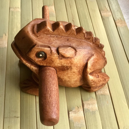 Жаба, що співає, світла