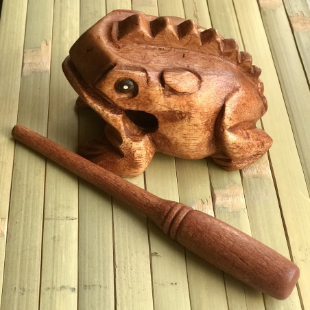 Жаба, що співає, світла