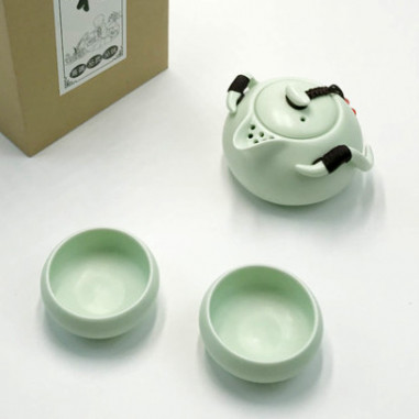 Ніжно-зелений чайник-гайвань та 2 чаші у подарунковій коробці