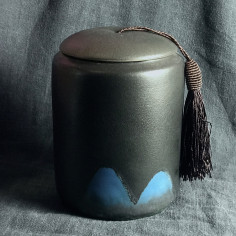 Далекі гори – чорна глиняна чайниця.