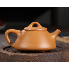 "Кам'яний черпак" з пейзажем - чайник з ісинської глини. 2