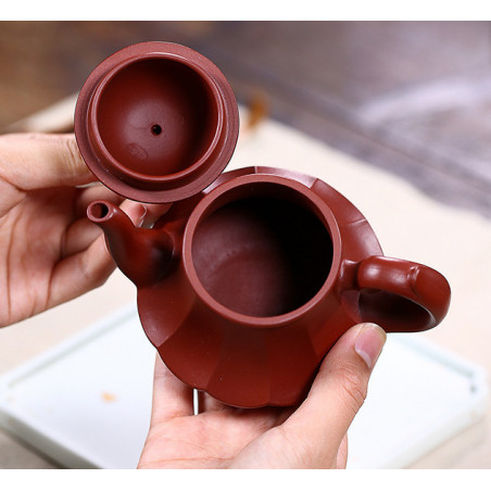 Ліхтар у вигляді лотоса - чайник з ісинської глини