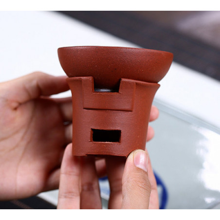 Сито з підставкою у вигляді пічки з ісинської глини