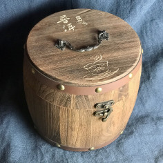 Подарункова дерев'яна барило 2