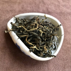 Чай з медовим ароматом з диких дерев