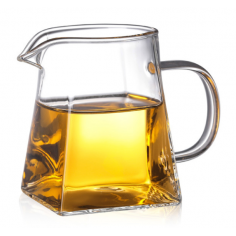 Великий скляний чахай із квадратним дном