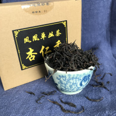 Самотні кущі з гір Фенікса з ароматом мигдалю квітки