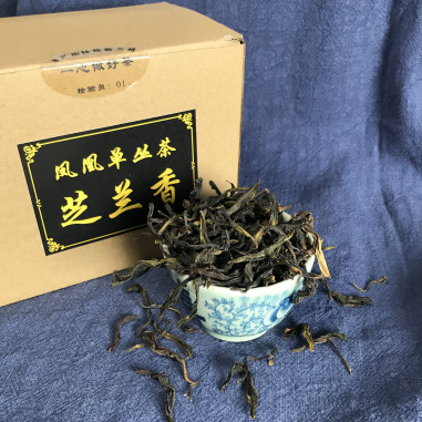 Самотні кущі з гір Фенікса з ароматом орхідеї Самотні кущі з гір Фенікса з ароматом орхідеї