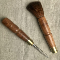 Пензлик і шило для обробки пуерів з рожевого дерева