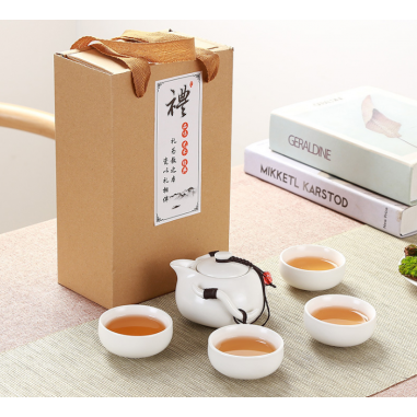 Білий чайник-гайвань та 4 чаші в подарунковій коробці