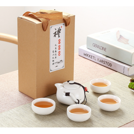 Білий чайник-гайвань та 4 чаші в подарунковій коробці