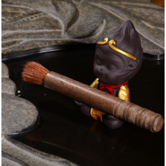 Пензлик із чорного дерева