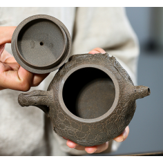 "Дракон, що летить" - чайник з їсінської глини 2