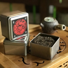 Палацовий шу пуер у бляшанці